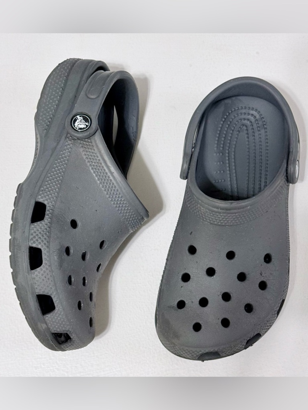 CROCS Kids Classic Clogs in Charcoal Gray
